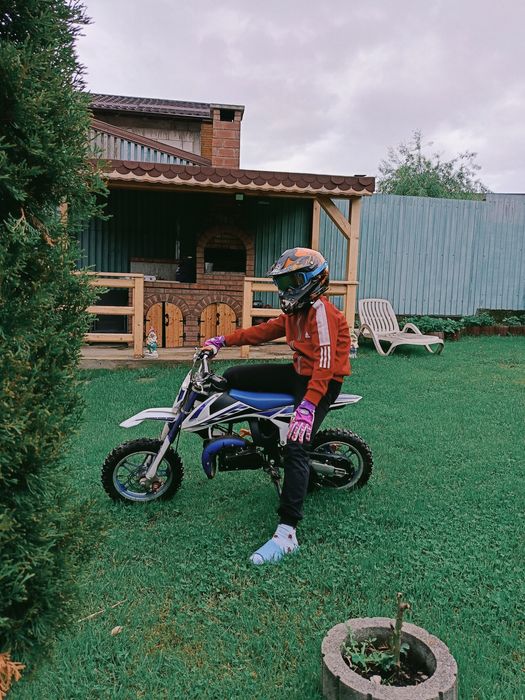motocross Folosit 1 an de zile in stare perfectă de funcționare.