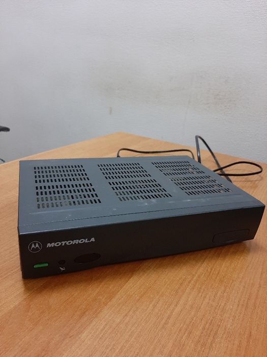 Продам спутниковую приставку Motorola , Samsung.