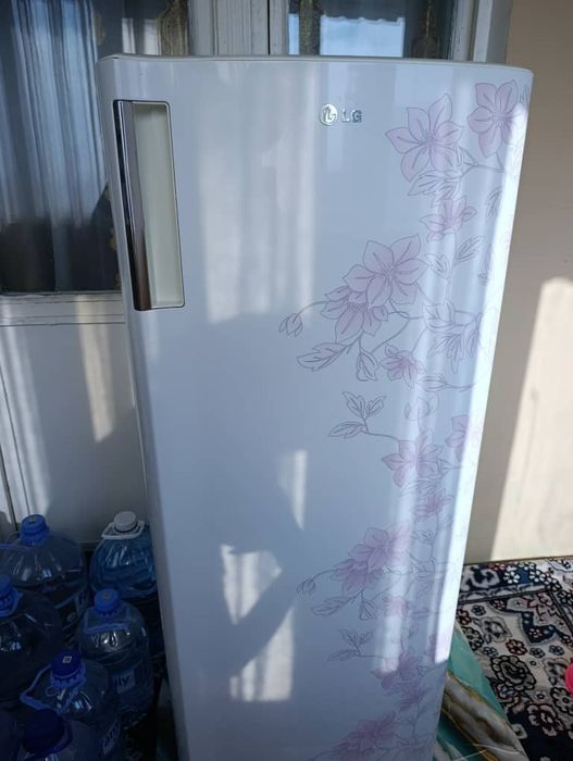 Холодильник продается