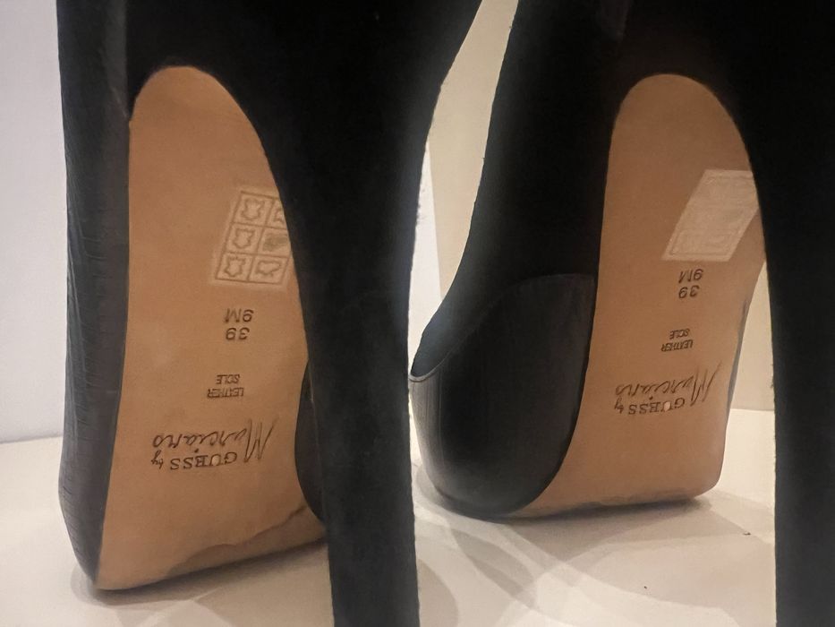 Дамски обувки GUESS естествена кожа