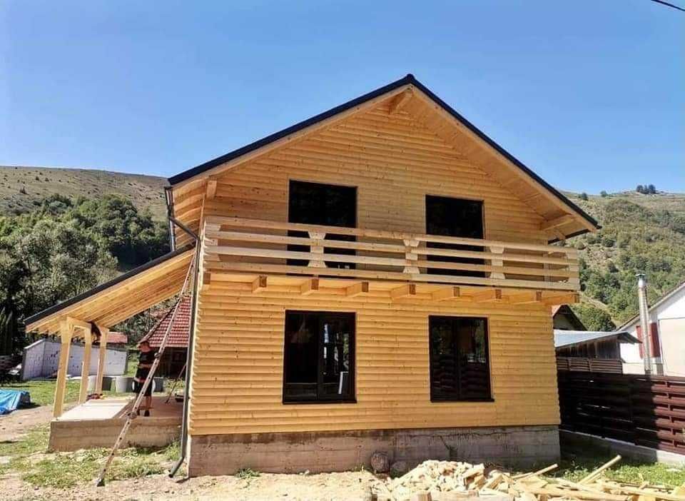 Casa si Cabana stil A-Frame pe structura de lemn