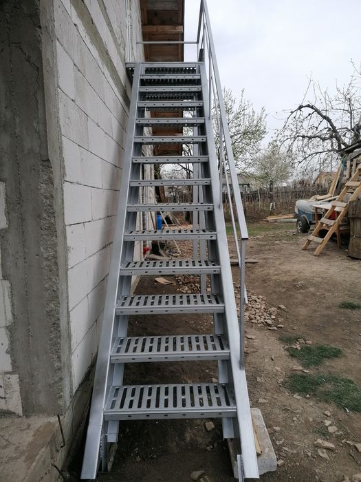 Scara metalica zincata 901