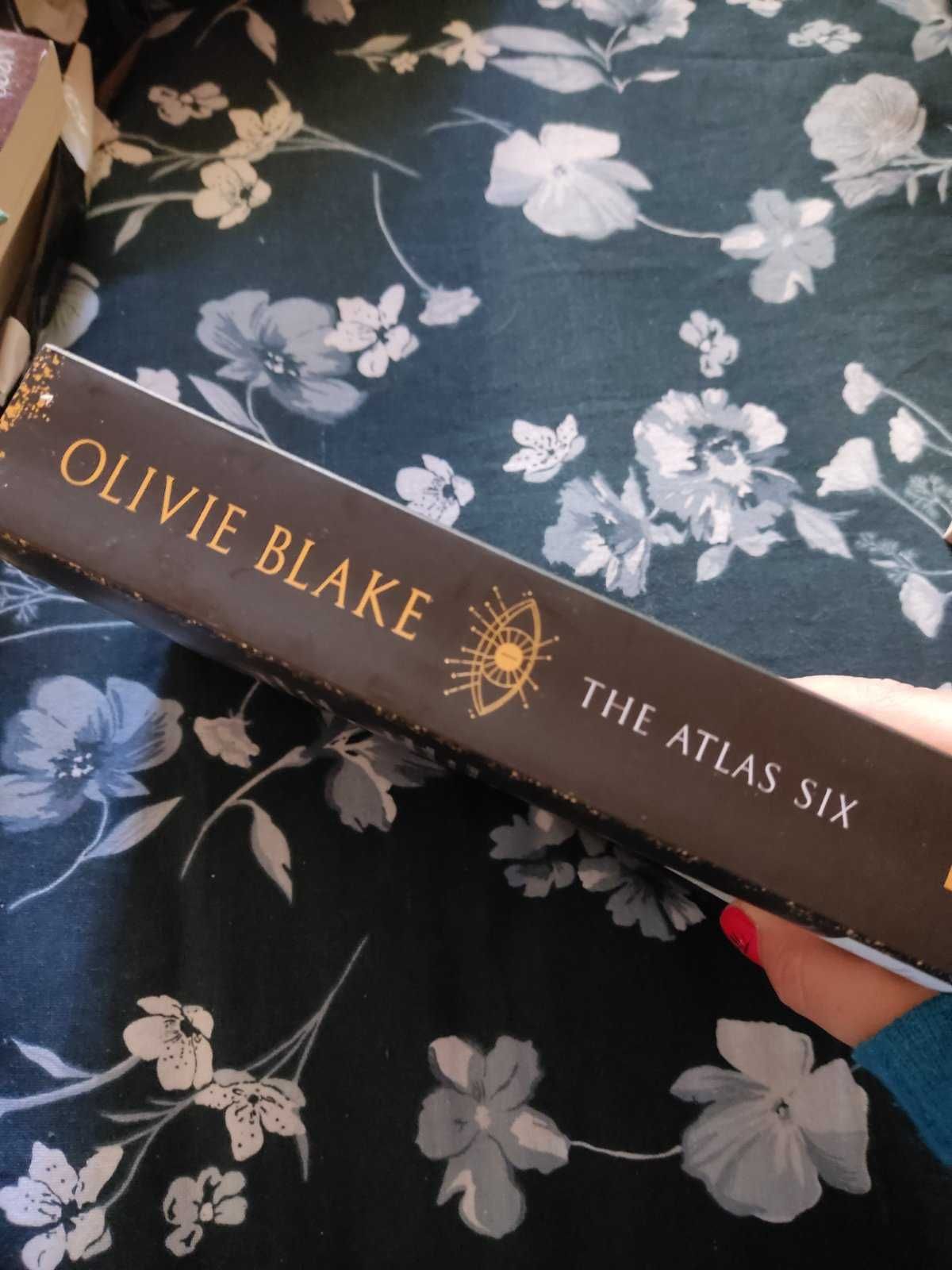Книга
The Atlas Six, Olivie Blake, на английски