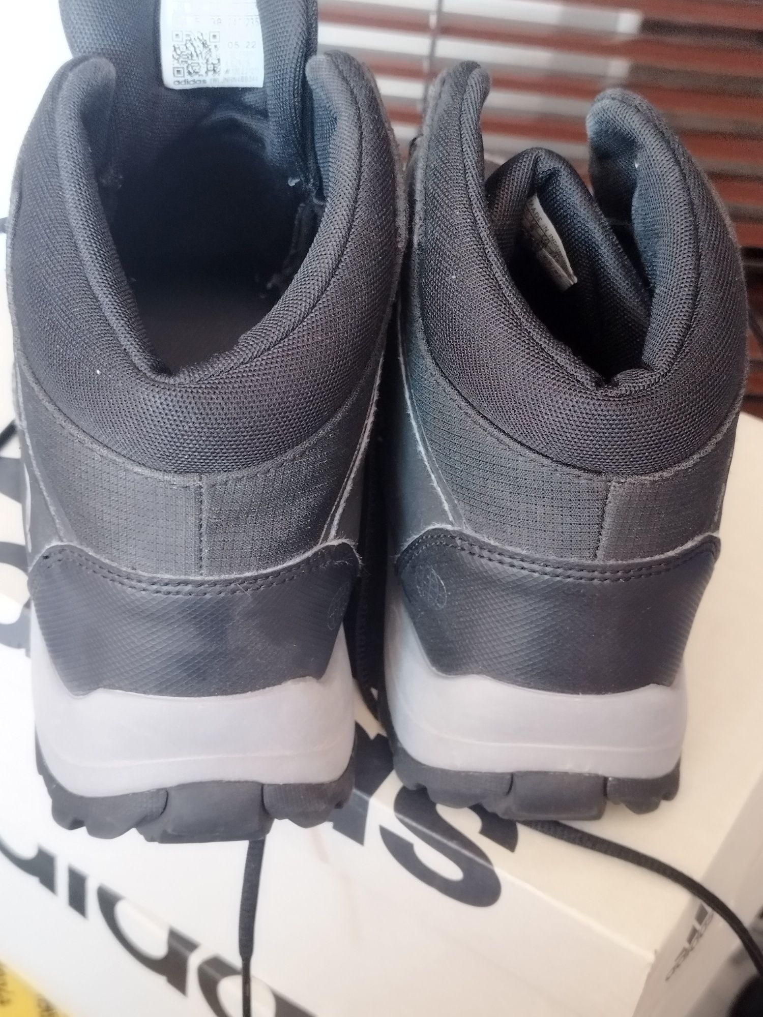 Adidas зимни боти размер 38