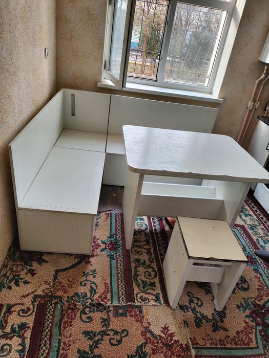 Oshxona ugalogi sotiladi