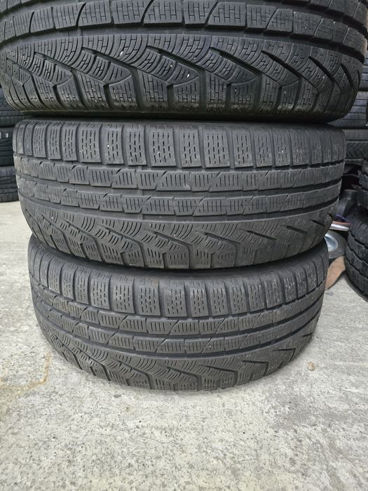 4 Броя Гуми 235/50/19 Pirelli 2x6,8mm 2x5mm