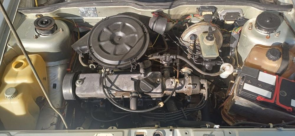 Продаётся лада девятка.