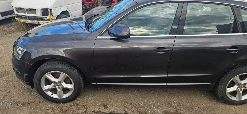 Dezmembrez Audi Q5 - 2.0 Tdi manual quattro Euro 5