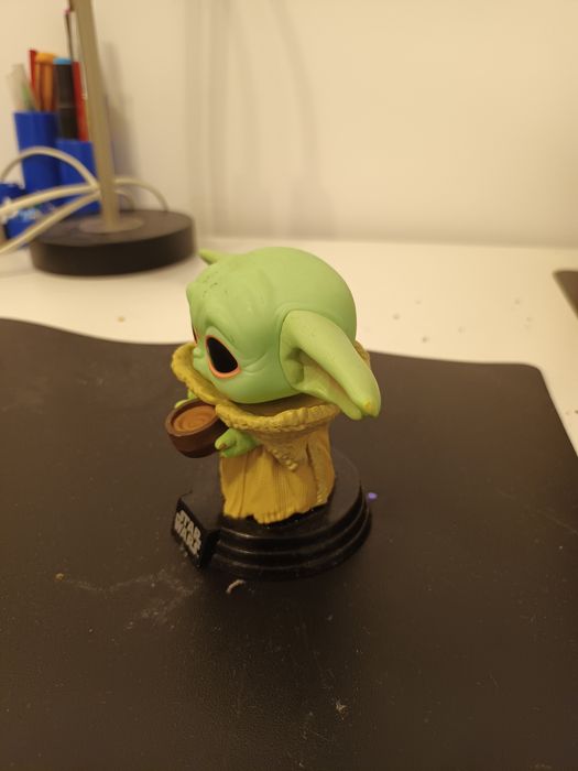 Figurina star wars baby yoda funko pop în stare buna