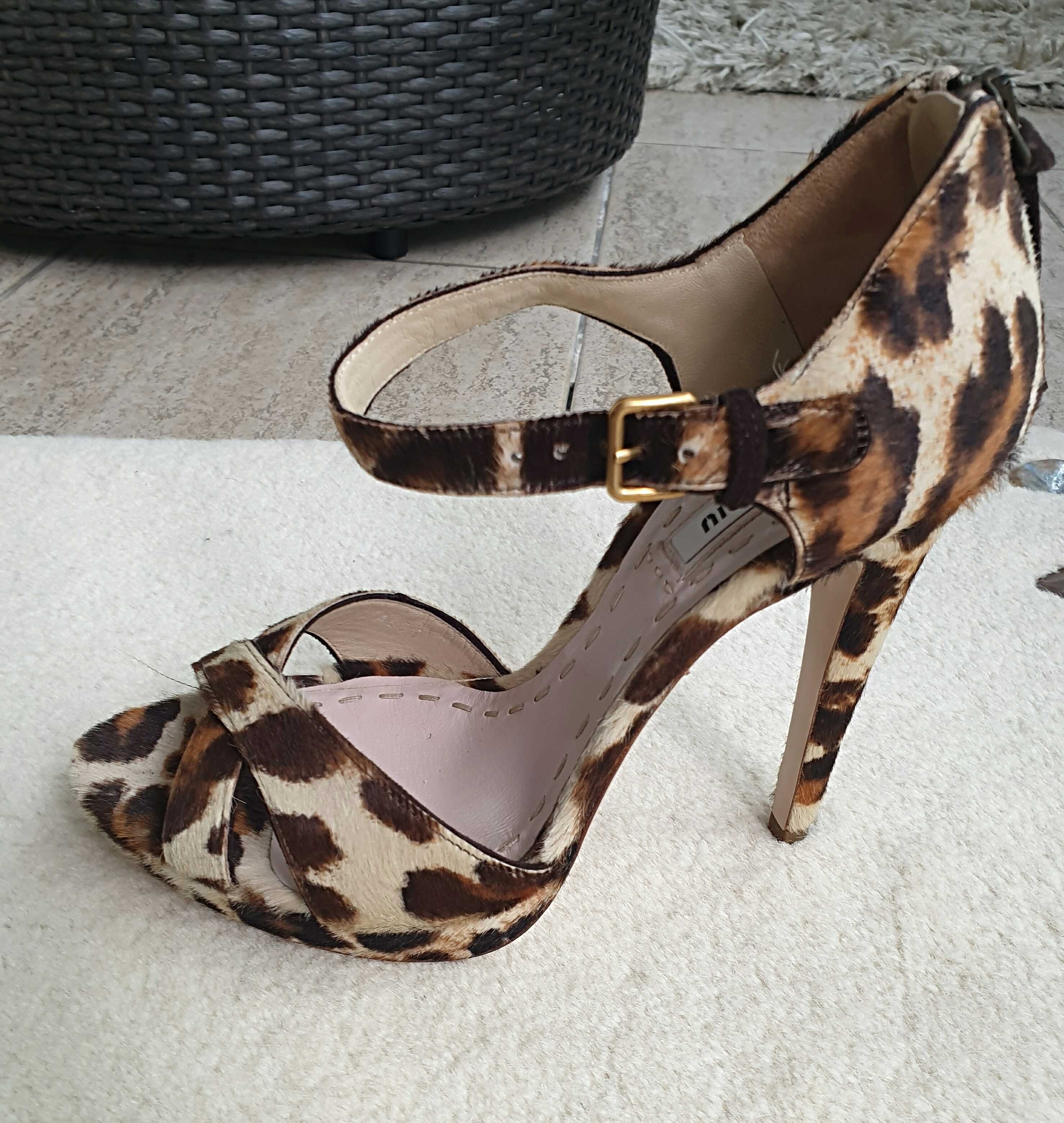 Miu Miu sandale animal print, nepurtate