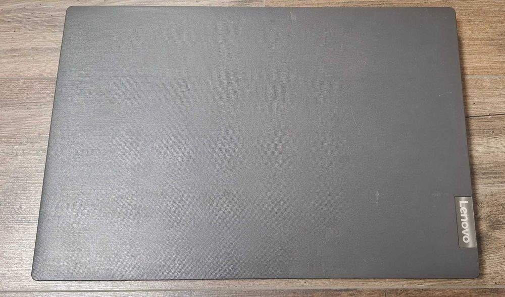 15.6" Lenovo V15 I Ryzen 5 3500U | 12GB Ram | 256 SSD | 1TB HDD