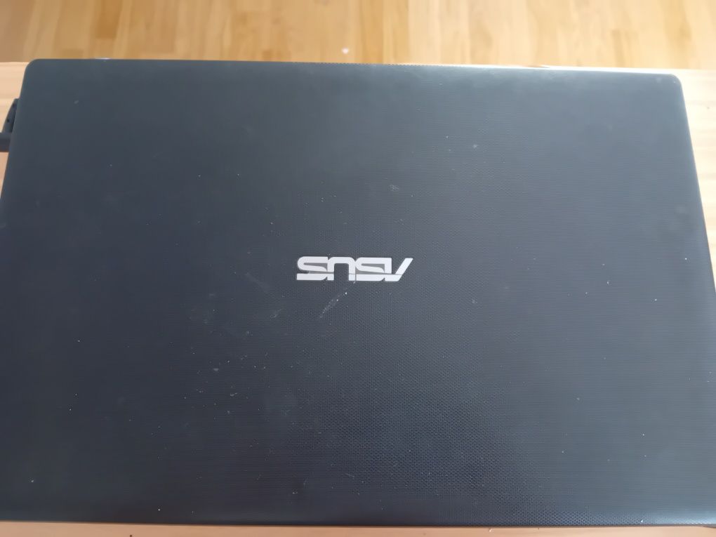 Salutare vând laptop asus