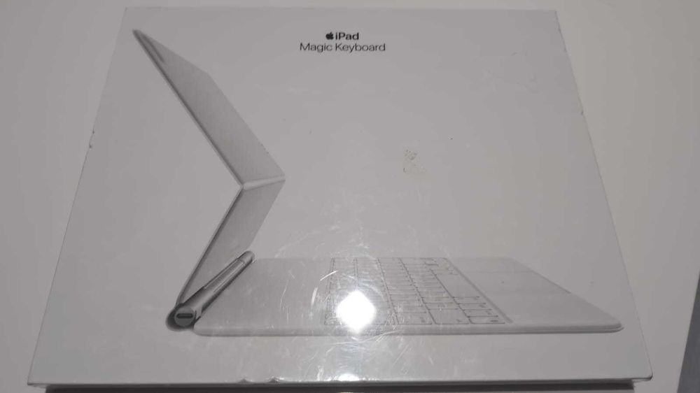 Tastatură Apple Magic Keyboard iPad Pro 12.9 a 5 a generație MJQL3TA
