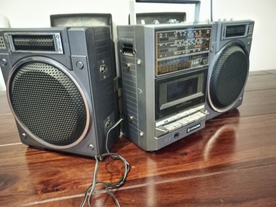 Hitach - радио касетофон