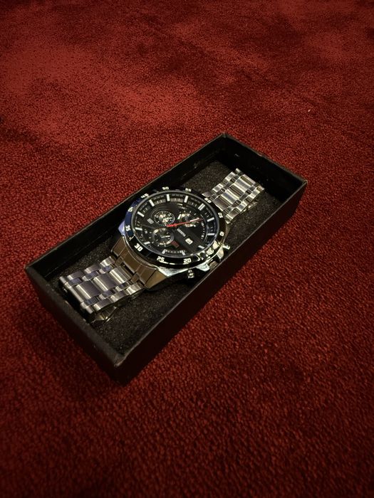 Мъжки стилен часовник