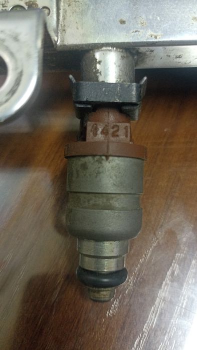 Продам форсунки на Рено