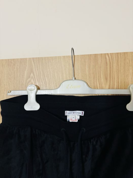 Pantaloni de catifea Tommy Hilfiger marimea M