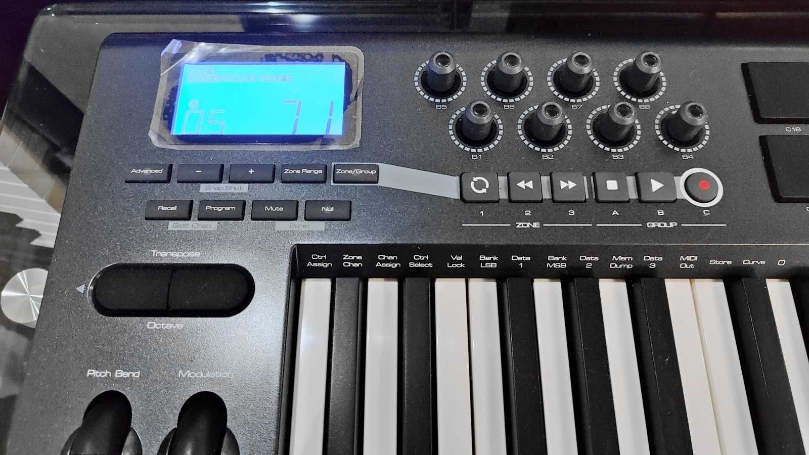 MIDI-клавиатура M-Audio Axiom 25