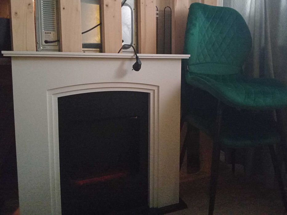 Semineu si scaune 600