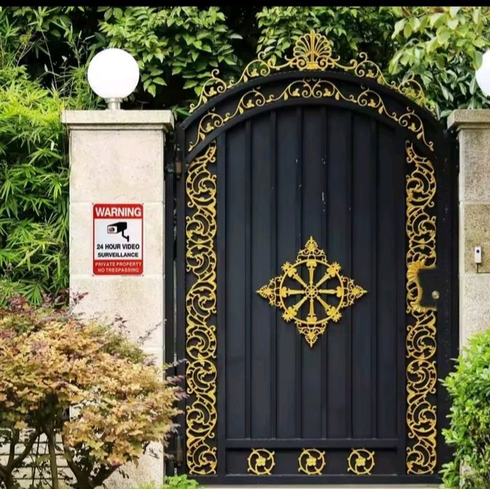 Предупредителен знак за видеонаблюдение 24 часа в денонощието