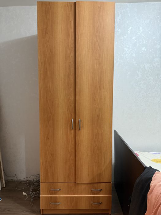 Продам шкаф в прихожую или спальню