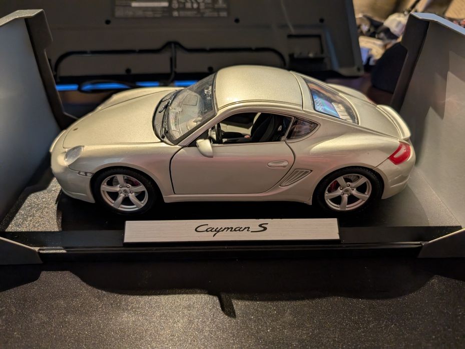 Macheta Porsche Cayman S Driver's Selection 1:18