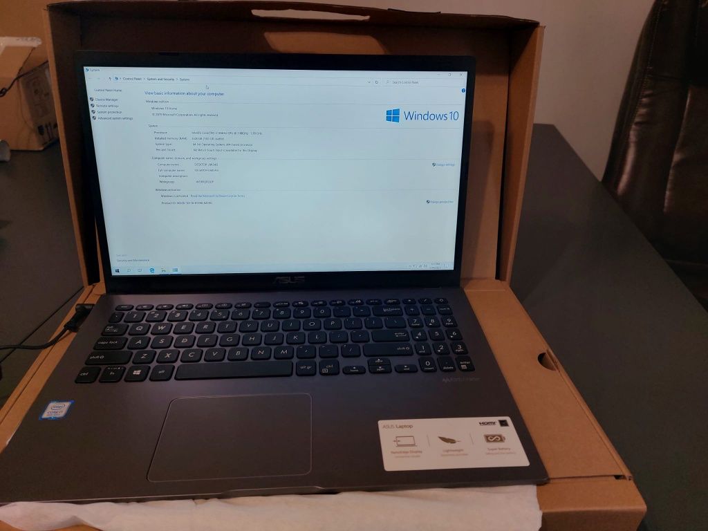 Laptop i5i în cutie
