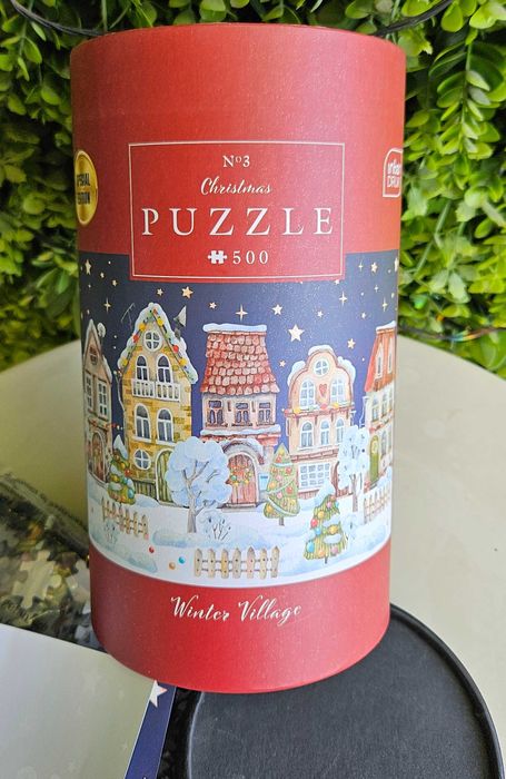 Коледен пъзел в тубус.