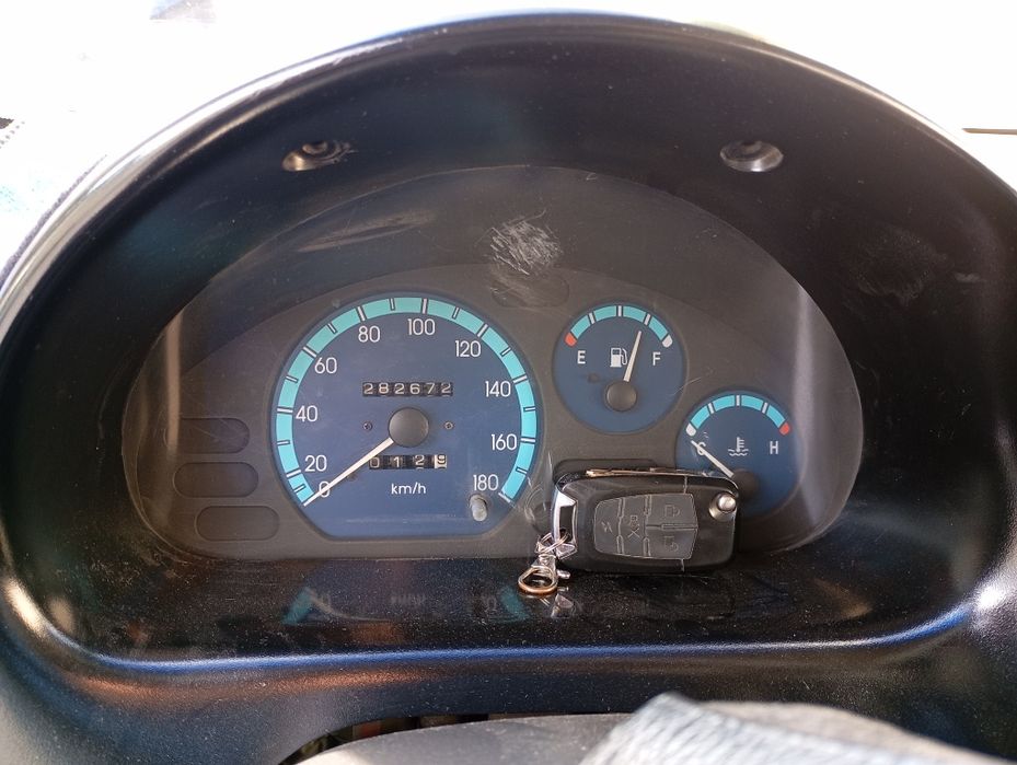 Matiz mix 2008 xolati yaxshi. Urilmagan chizilgan joylari bor gene.bor