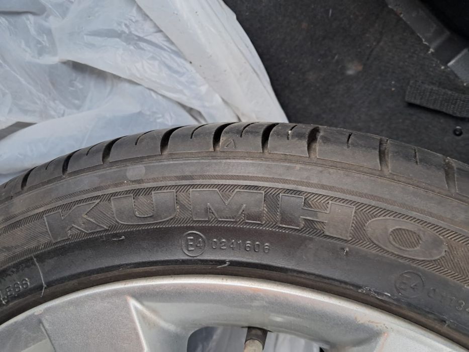 Продам шину 215/45 r17