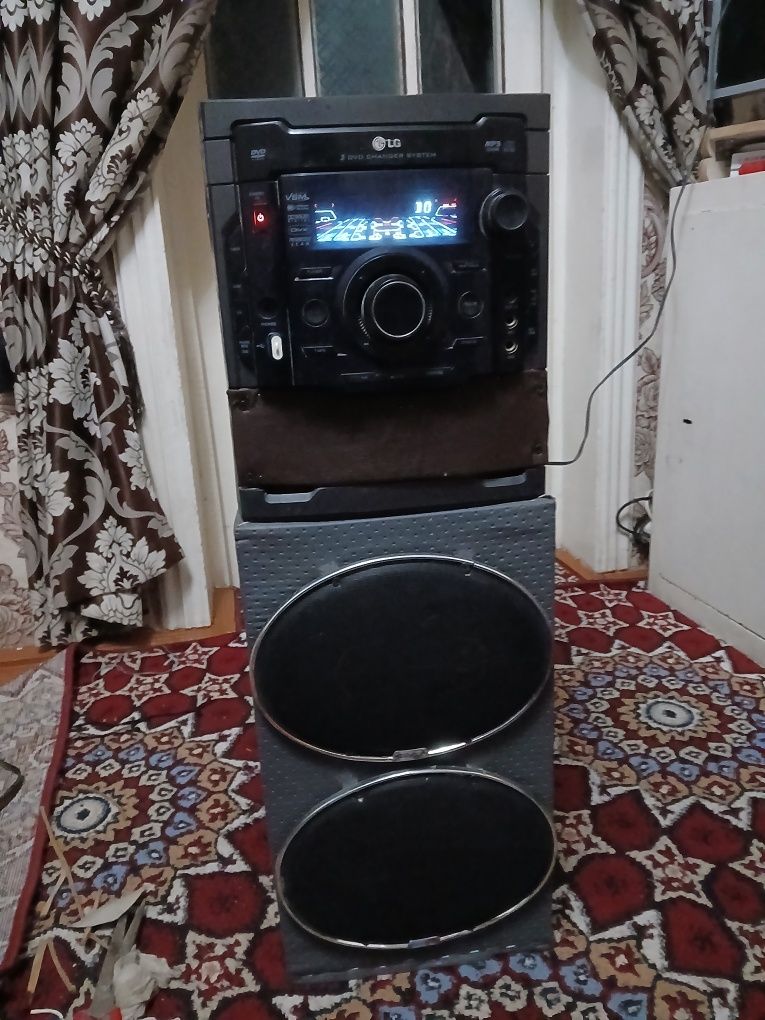 Музыкальный центр
