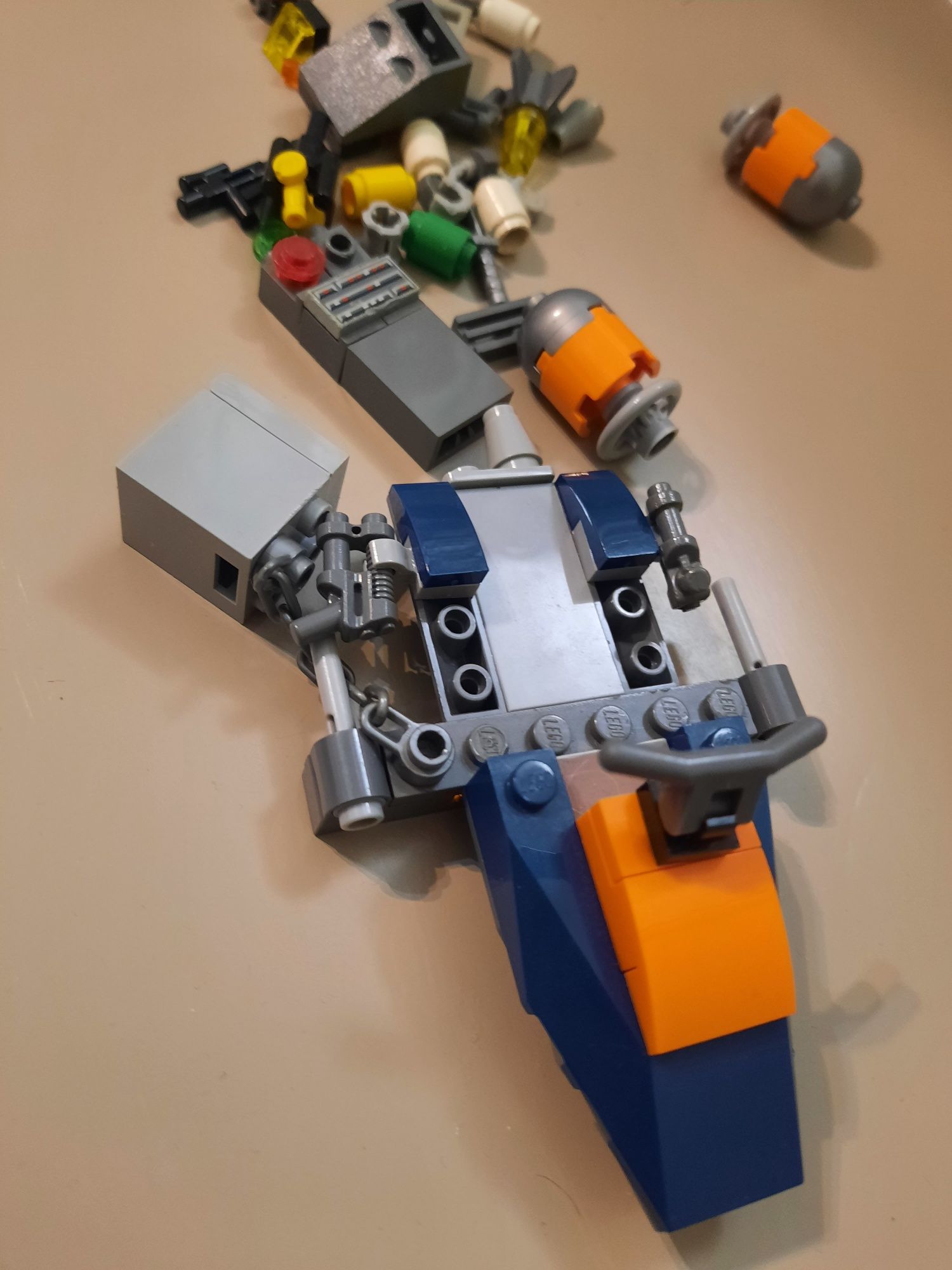Lego конструктор корабль Бэтмена