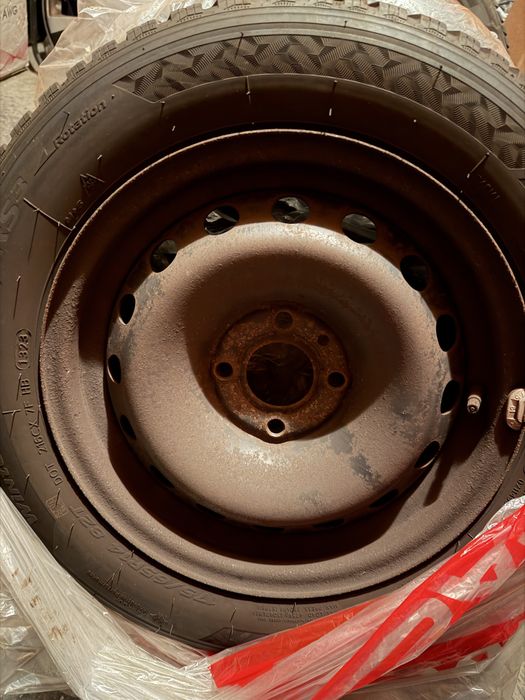 Зимни гуми Hankook 175/65/R14 с джанти за Renault Twingo