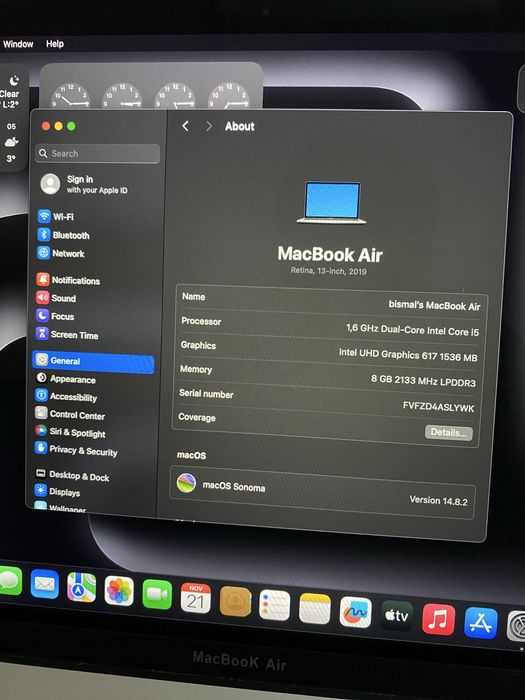 Macbook Air 2019 8/256 core i5 with all accessories..DM for details