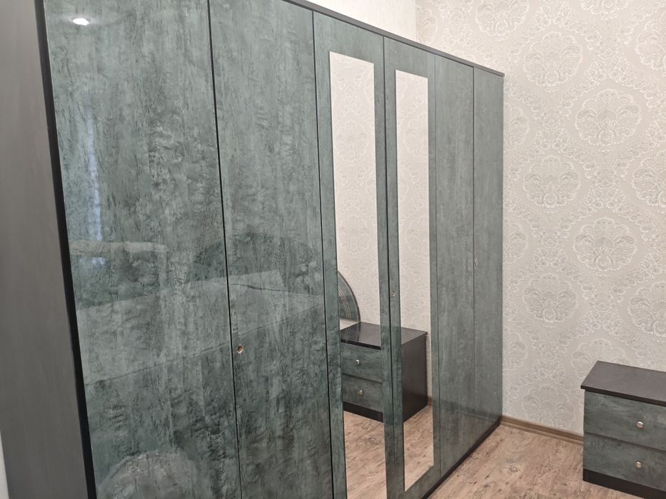 Продам шкаф трехдверный