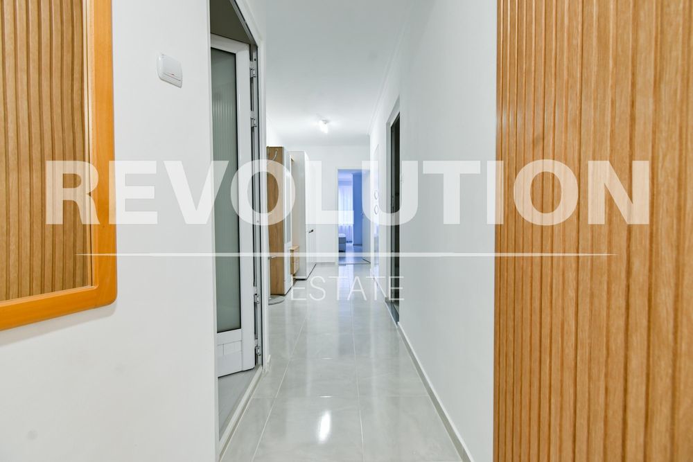 Дава се под наем Тристаен апартамент в София, Център - 108 кв.м за 1200 € - Снимка #10