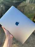 MacBook Air 13" 2020 - i3 / 8GB RAM / 256GB SSD – Space Grey