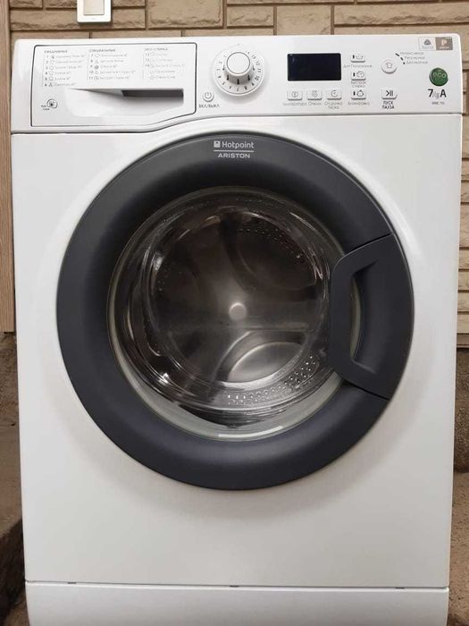 Продам стиральную машину Hotpoint-Ariston WMG 705  7 кг