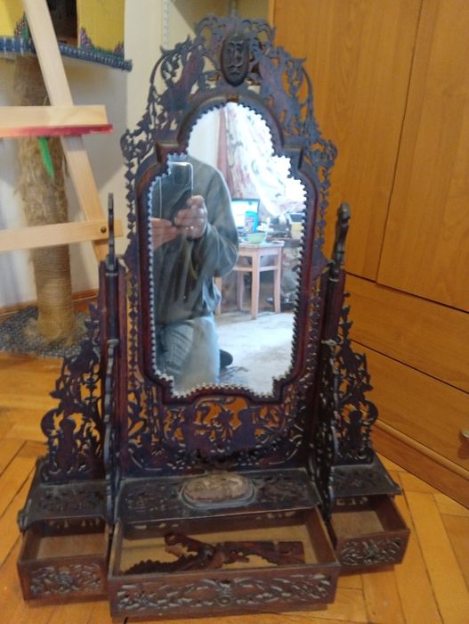 Veche oglindă croitorie