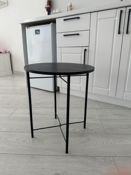 Маса малка, цена 25 лв