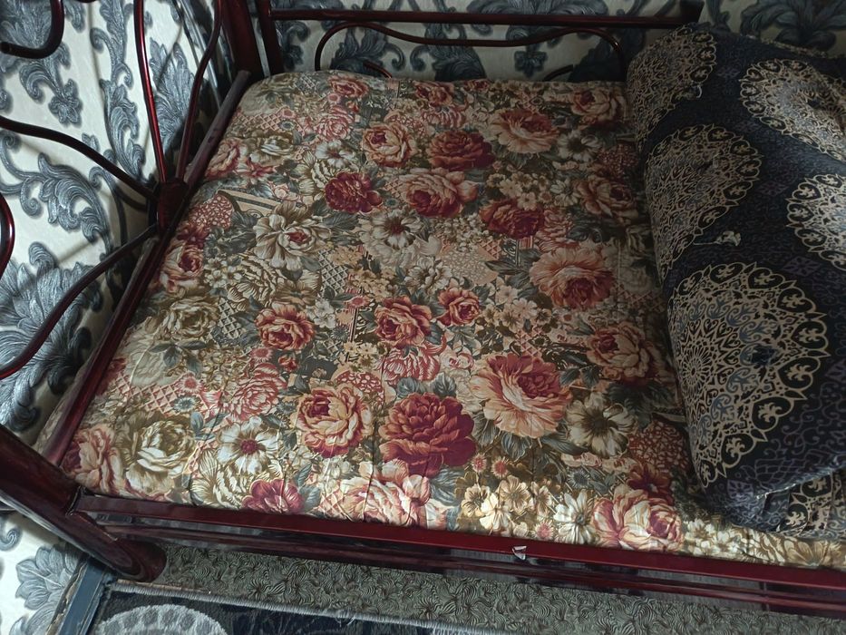 Продам ватные двуспальные матрасы