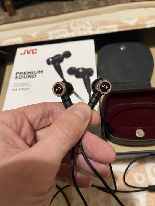 Casti hi res in ear JVC HA-FW01