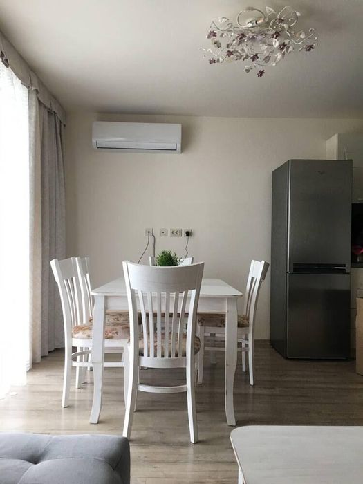 Дава се под наем Тристаен апартамент в Бургас, Братя Миладинови - 100 кв.м за 663 € - Снимка #1