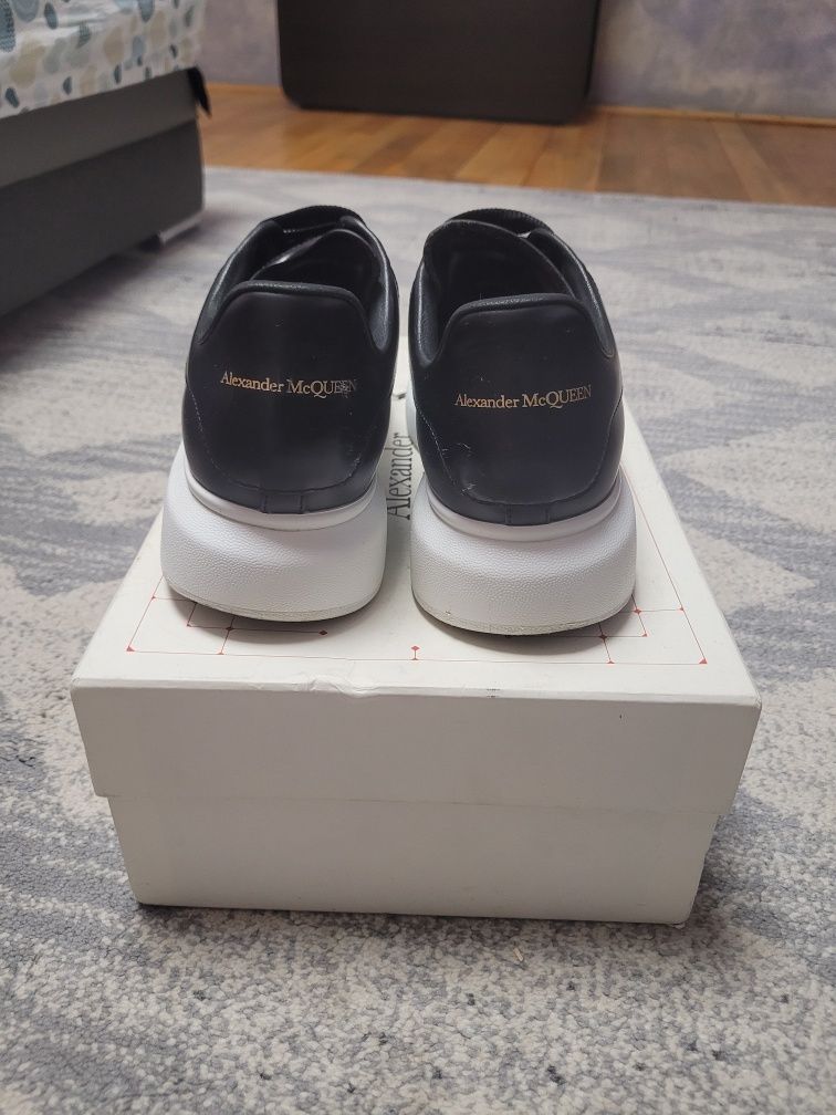Alexander Mcqueen