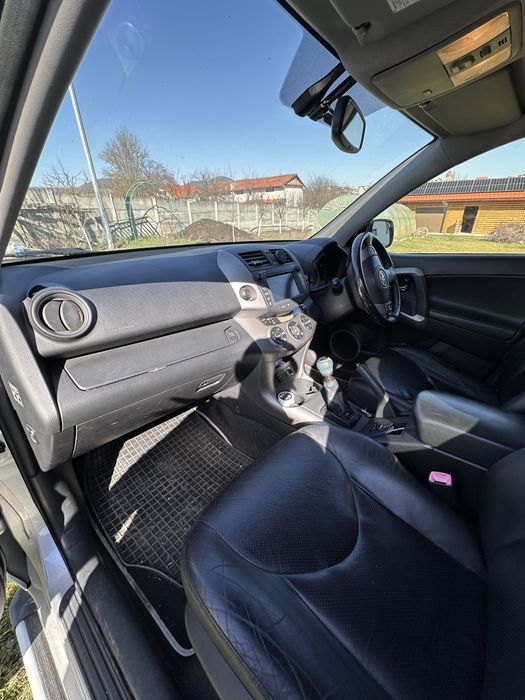 Toyota rav4 2008 2.2 diesel T180