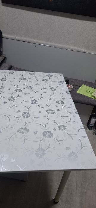 Продаётся кухонный стол