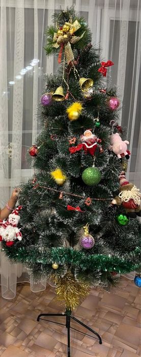 Продам елку 1,60 см