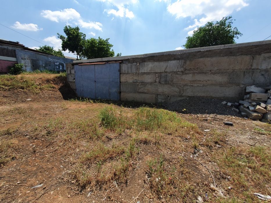 Не достроенный дом в центре