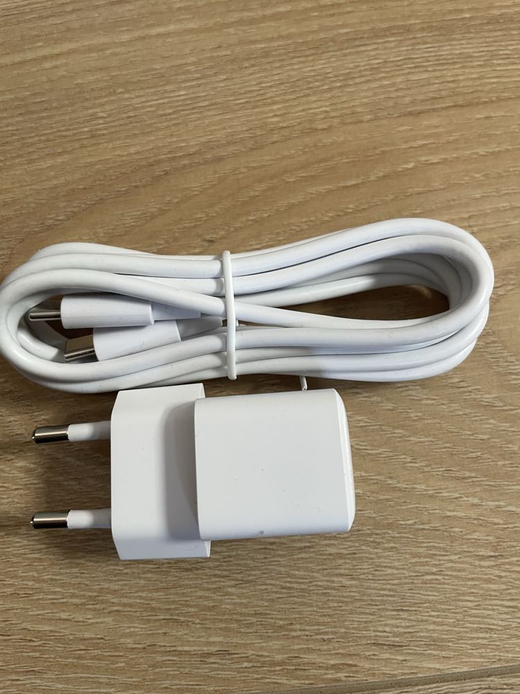 Anker Power Port 3 Nano 20W зарядно