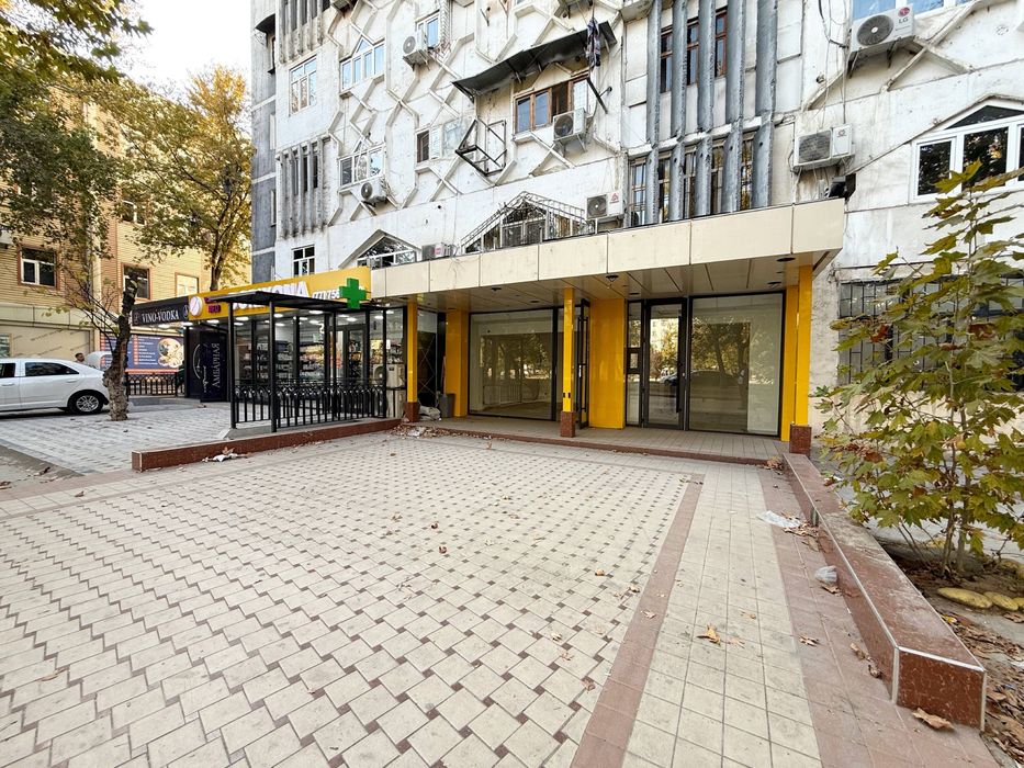 Продается коммерческое помещение, Мегапланет! Вдоль дороги